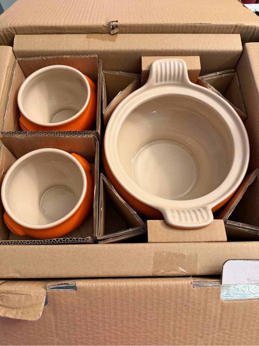 Le Creuset 6 piece Serveware Set Soup set New Volcanic/Flame